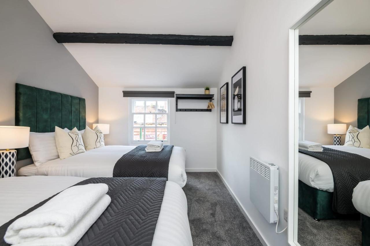 Host & - The Roscoe Carriage House
