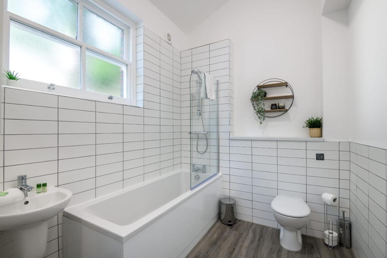Host & - The Roscoe Carriage House